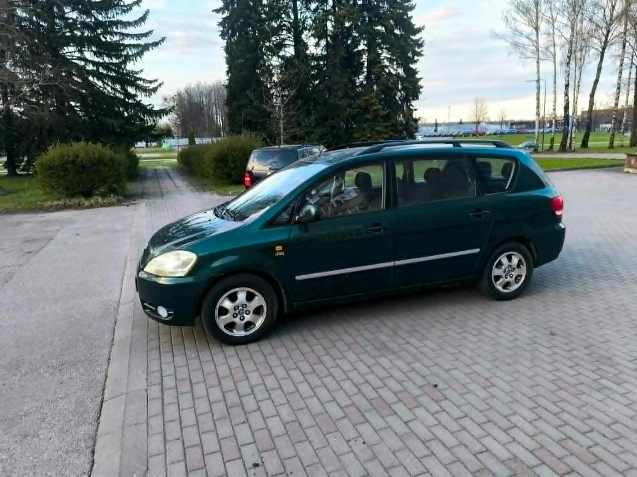 Toyota Avensis Verso