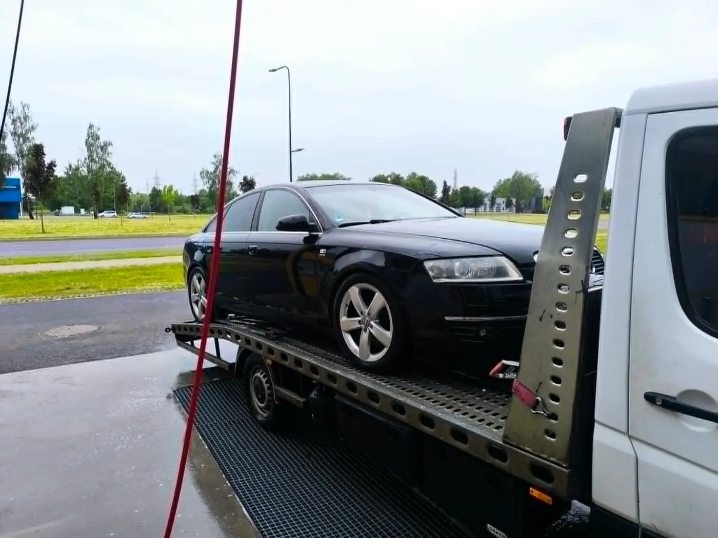 Traliuko paslaugos Lietuvoje — automobilio transportavimas